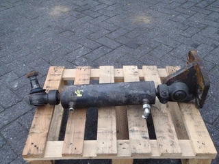 MAN N/A - 81.47501-6059 / 82.47501-6020 BOOSTER CYLINDER TGA 8X2-8X4 obrazek 1