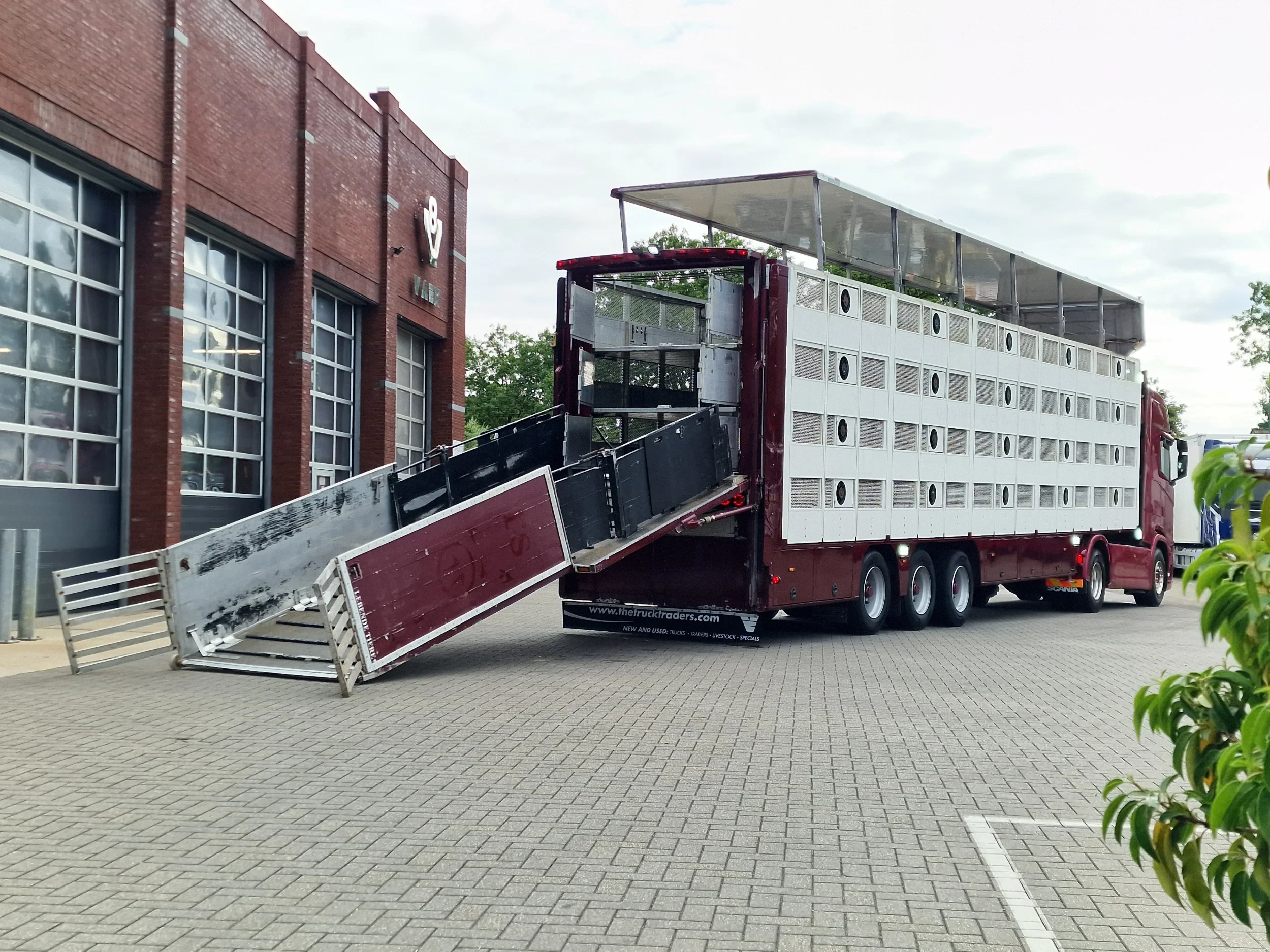 CUPPERS 2013 - 4 stock - new TUV - type 2 - lifting floors - lift / ramp afbeelding 27