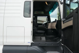 MAN TGX 2018 - 18.500 XXL | Mega/Lowdeck | Lifting fifth wheel | 577918Km | 2018 | Retarder | 2 Tanks | Full Air | Stand klima | Subwoofer | TUV/MOT/APK 08-2026 | German Truck obrazek 51