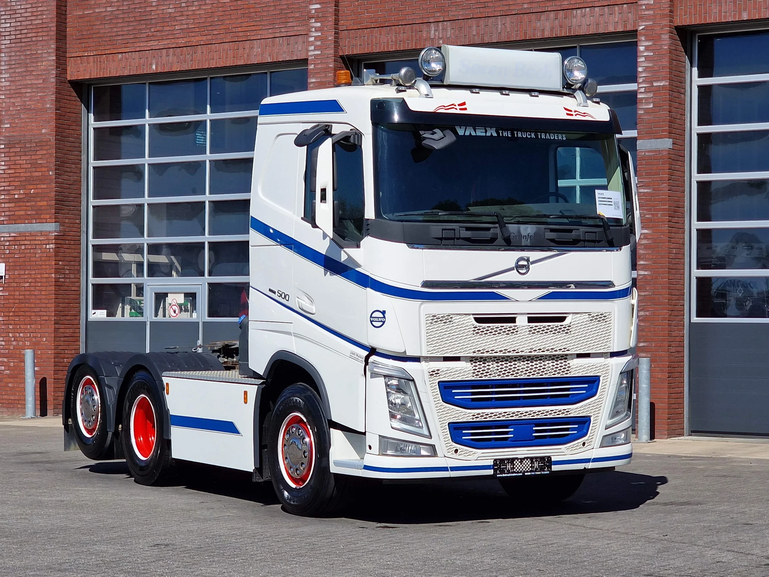 Volvo FH 2019 - 13.500 Low roof 6x2 - PTO/Hydraulic - 3.00 WB - Steel/air - VEB+ obrázek 1