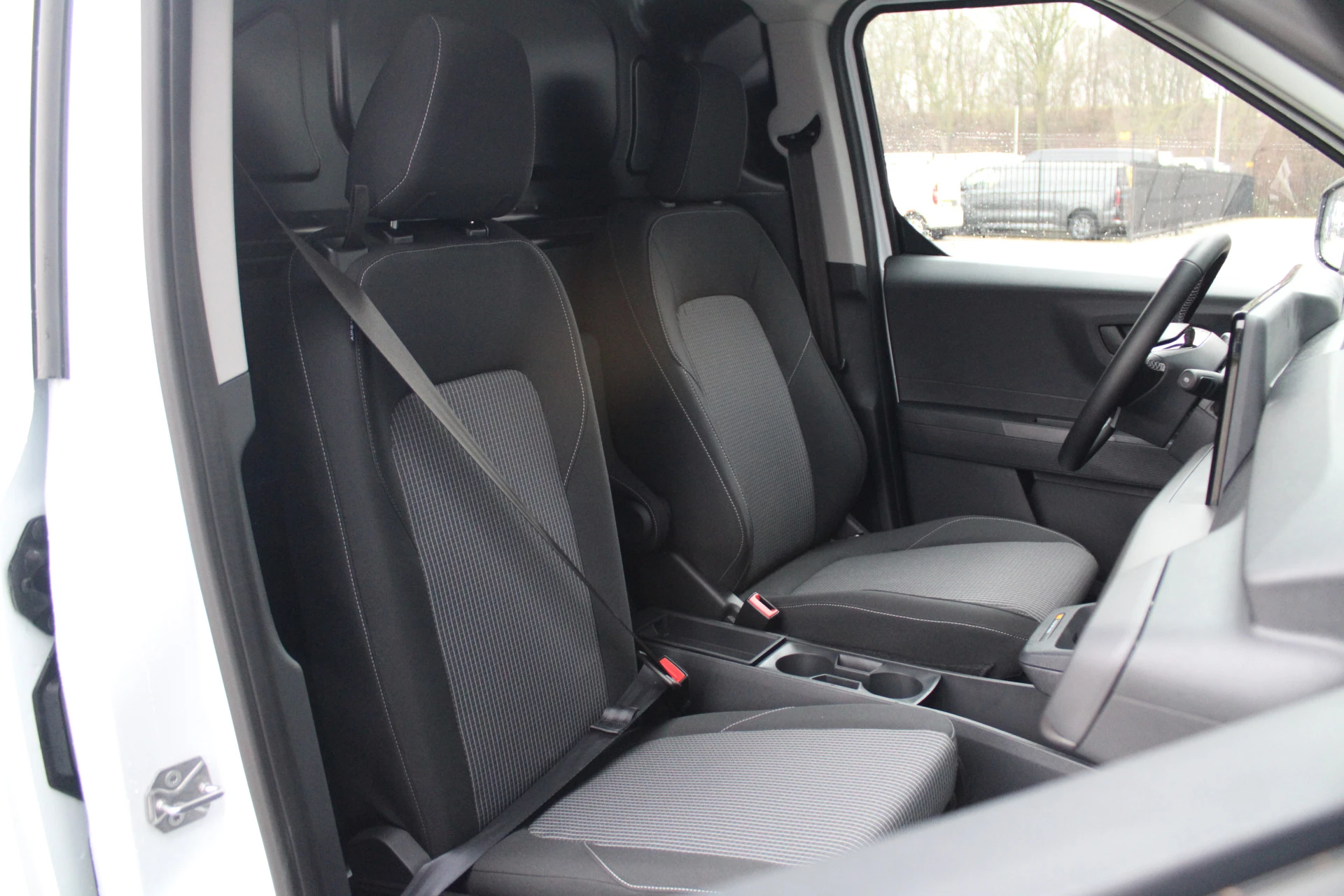 Ford E-Transit Courier 2025 - Trend 44 kWh 136pk - Stoel/Stuurverwarming - Camera - Cruise - Carplay/Android - Rijklaar obrázek 44