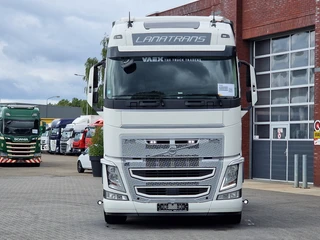 Volvo FH 2018 - 13.460 Globetrotter 4x2 - Full spoiler - 2x tank - Alloy wheels - Euro 6 afbeelding 2 miniatuur