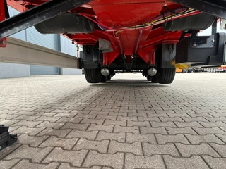 KAESSBOHRER N/A 2026 - new and unused Heavy-Duty flatbed / 690cm extendable / steering axle / lift axle / twistlocks / timberstakes / NL-trailer / APK: 04-2027 imagem 11
