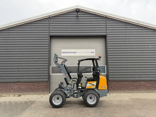 Giant G1500 L X-tra minishovel DEMO 2026 €465 LEASE 2026 Bild 2 Miniaturansicht