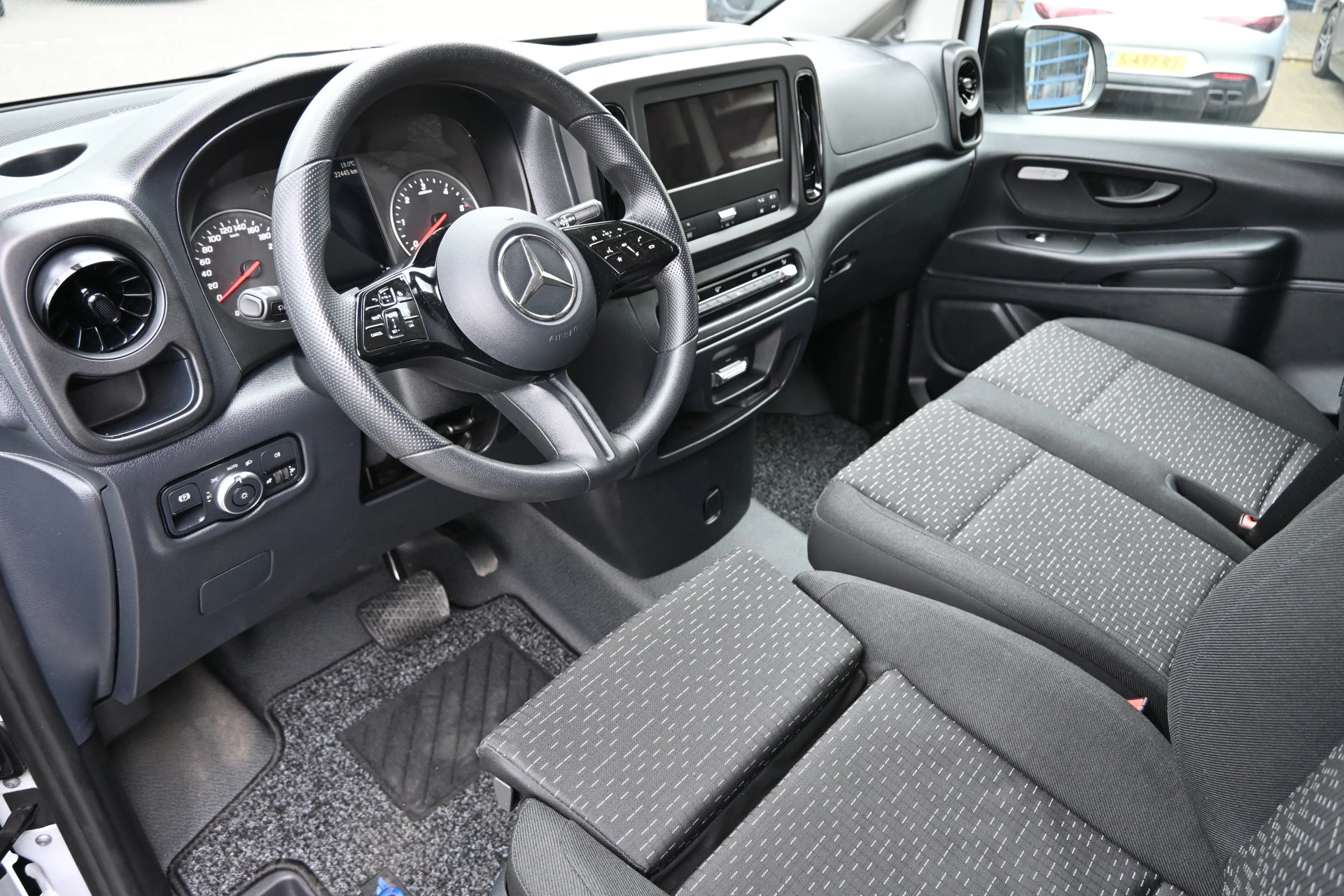 Mercedes-Benz Vito 2024 - 116 CDI L3 Pro zdjęcie 4