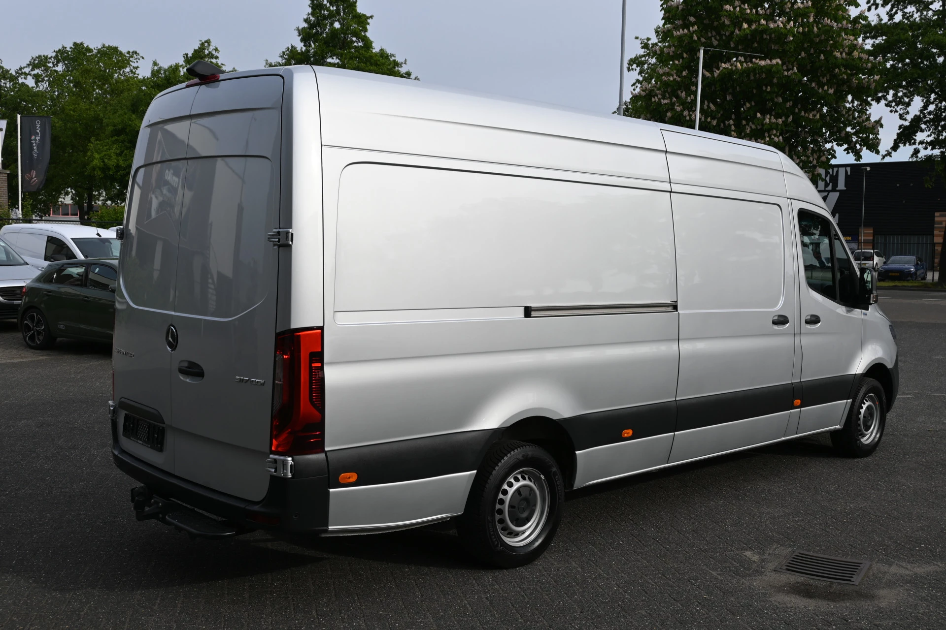 Mercedes-Benz Sprinter 2023 - 317 CDI L3H2 zdjęcie 3