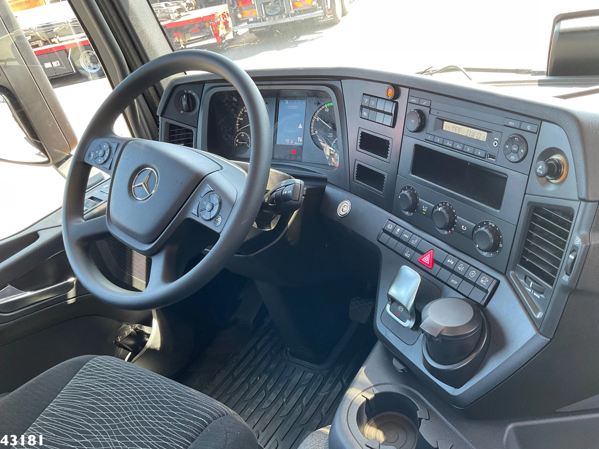 Mercedes-Benz Actros 2023 - 2643 VDL 21 Ton haakarmsysteem imagem 12