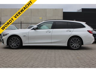 BMW 3 Series 2022 - Touring 330e High Executive M-SPORT SHADOW PANORAMADAK MEMORY 360-CAMERA KEY-LESS CARPLAY TREKHAAK image 3