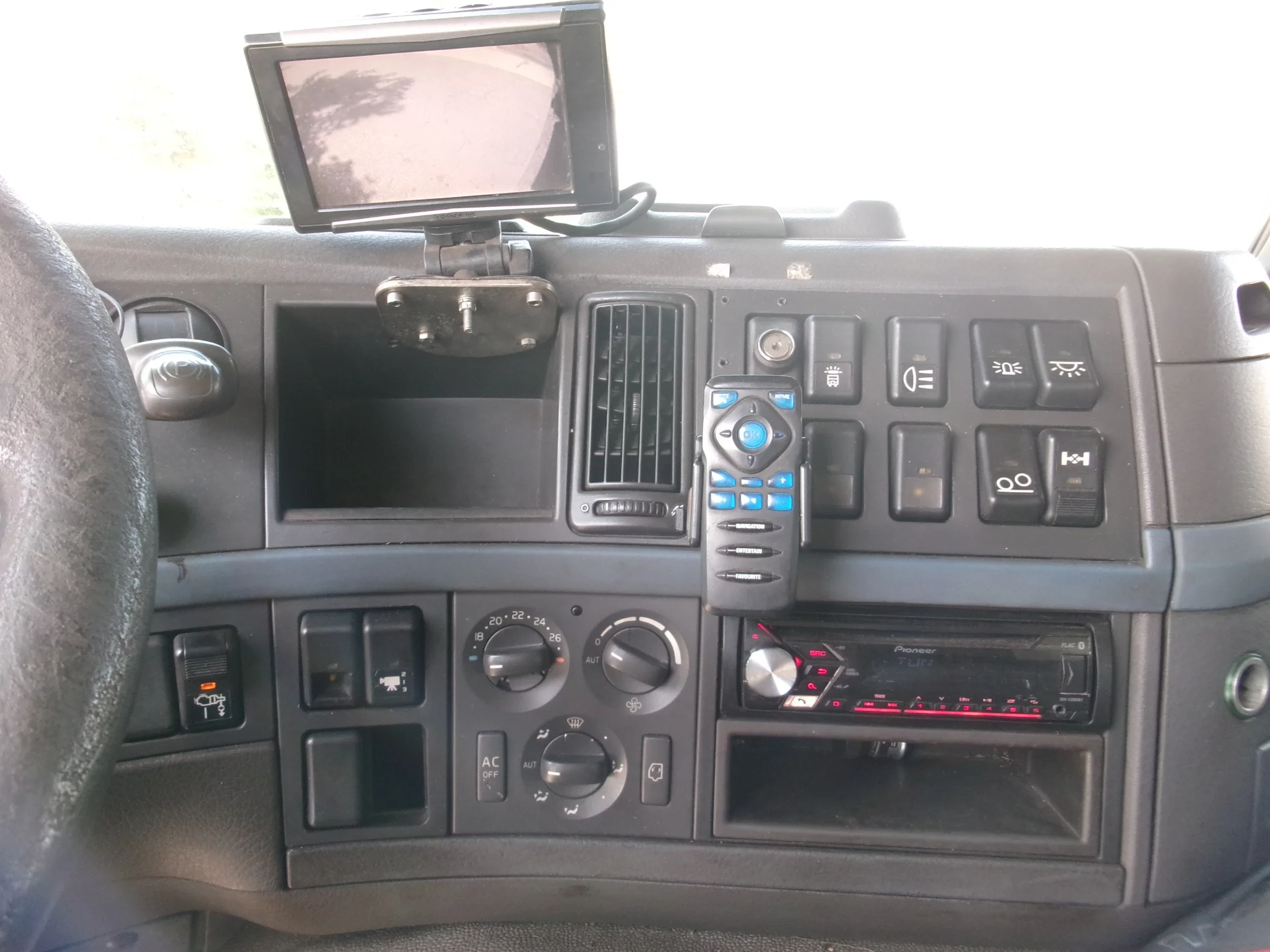 Volvo FM 400 2008 - 8X2 FULL STEEL NL TRUCK afbeelding 10
