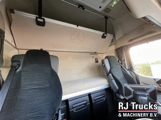 Mercedes-Benz Actros 2018 - 1948 Gigaspace - Lowdeck | Full Air | NL Truck | 2x Tank | 2 Pcs image 8