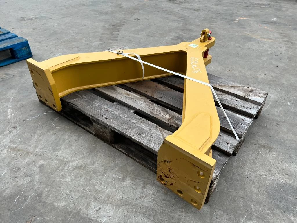 Cat - D6R / D6T Zugmaul / Trekhaak obrázek 3