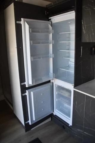 Volvo FH 2014 - 460 Globe XL 6x2 + HANGER - RACE TEAM - 6 ROAD-LEGAL SEATS/INCL. SEAT BELTS - LIVING - SHOWER - WC - BEDS - FULL AIR - ELEVATORS - WHEELBASE: 520 CM - ALCOA'S - TOP CONDITION - imagem 11