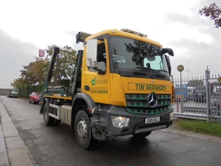 Mercedes-Benz Antos 1824 2015 - 4X2 image 3