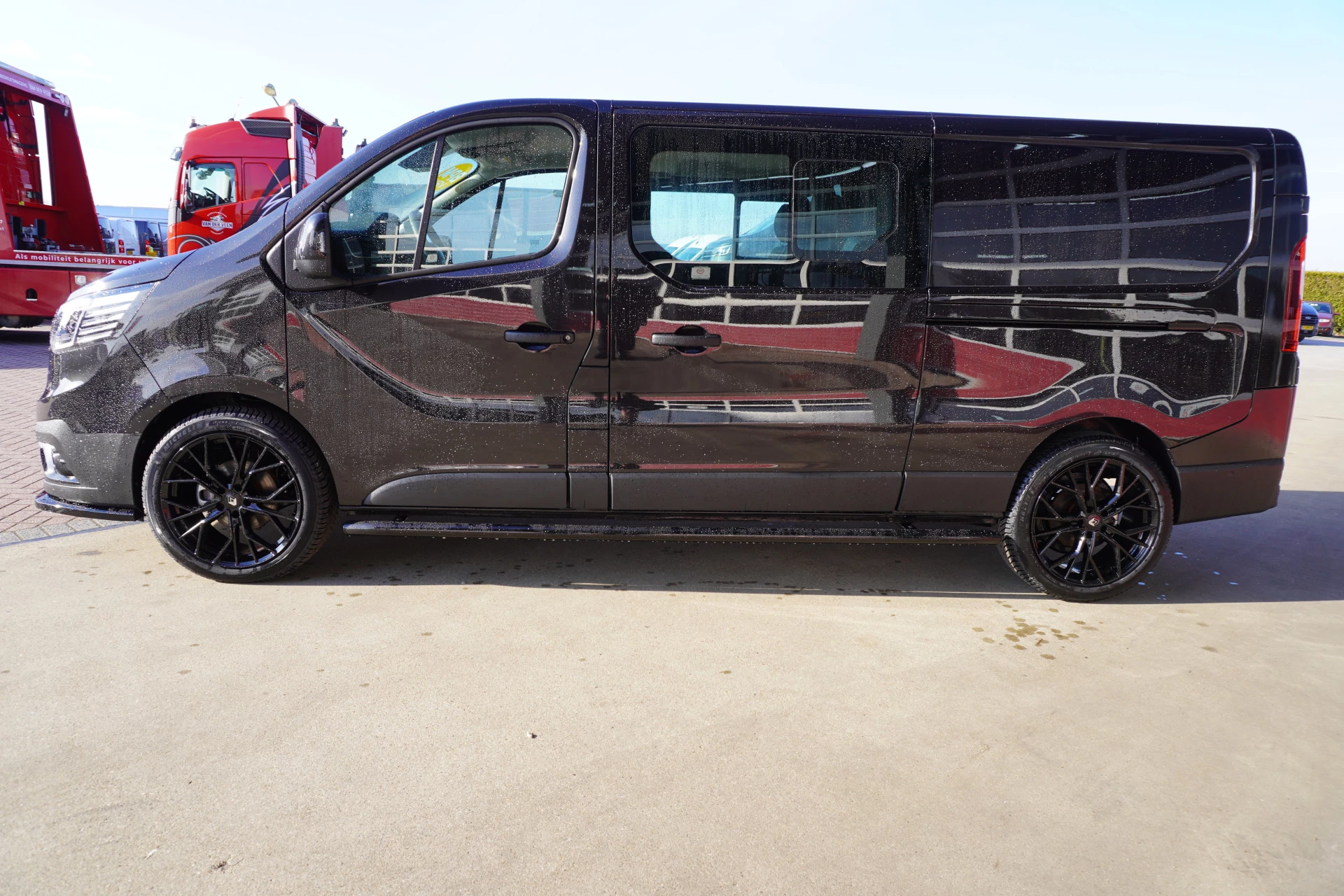 Renault Trafic 2024 - 2.0 Bleu dCi 170PK L2H1 Red Edition DubbelCabine Automaat 20"LM velgen Bild 8