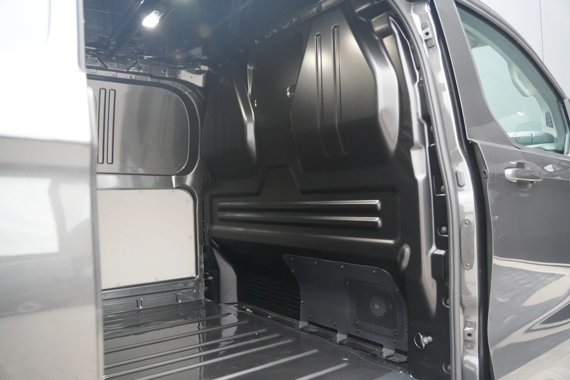 Ford E-Transit Custom 2026 - 340 L2H1 Limited 71 kWh 218pk - AGR Bestuurdersstoel - Trekhaak - ACC - B&O - Navi - Stoel/Stuurverwarming - 360 Camera - Blindspot - Rijklaar Bild 17