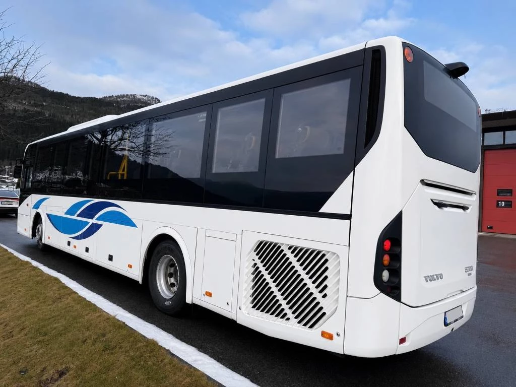 Volvo 2014 - 8900. 12,2m. 3 Units! afbeelding 4