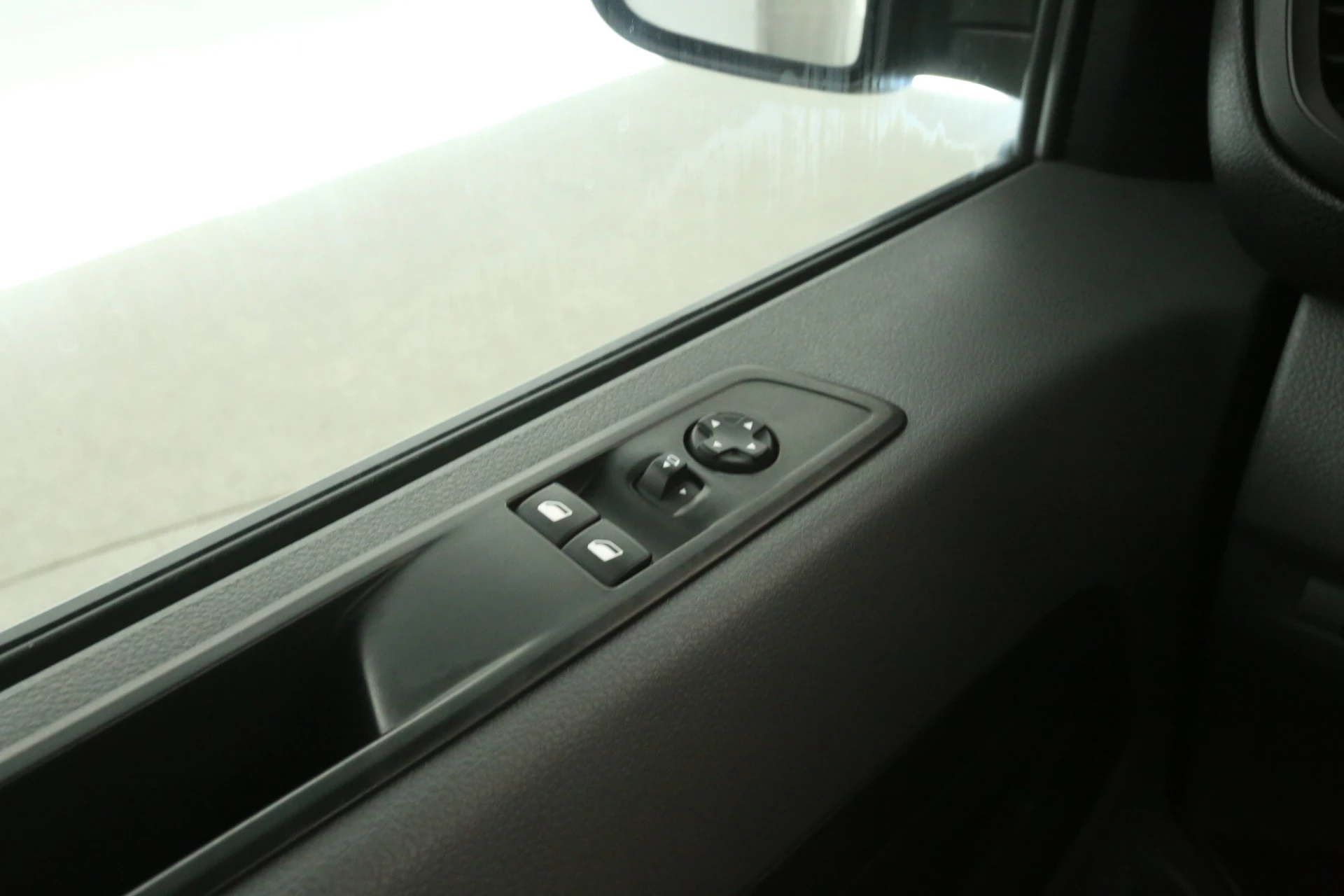 Opel Vivaro-e 2024 - Citroën e-Jumpy 75 kWh L3H1 afbeelding 23