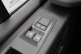 Renault Master 2024 - T35 2.0 dCi 170pk L2H2 Extra - Navigatie - Blind Spot - Camera - Stoelverwarming - Verwarmde voorruit - Rijklaar obrazek 16