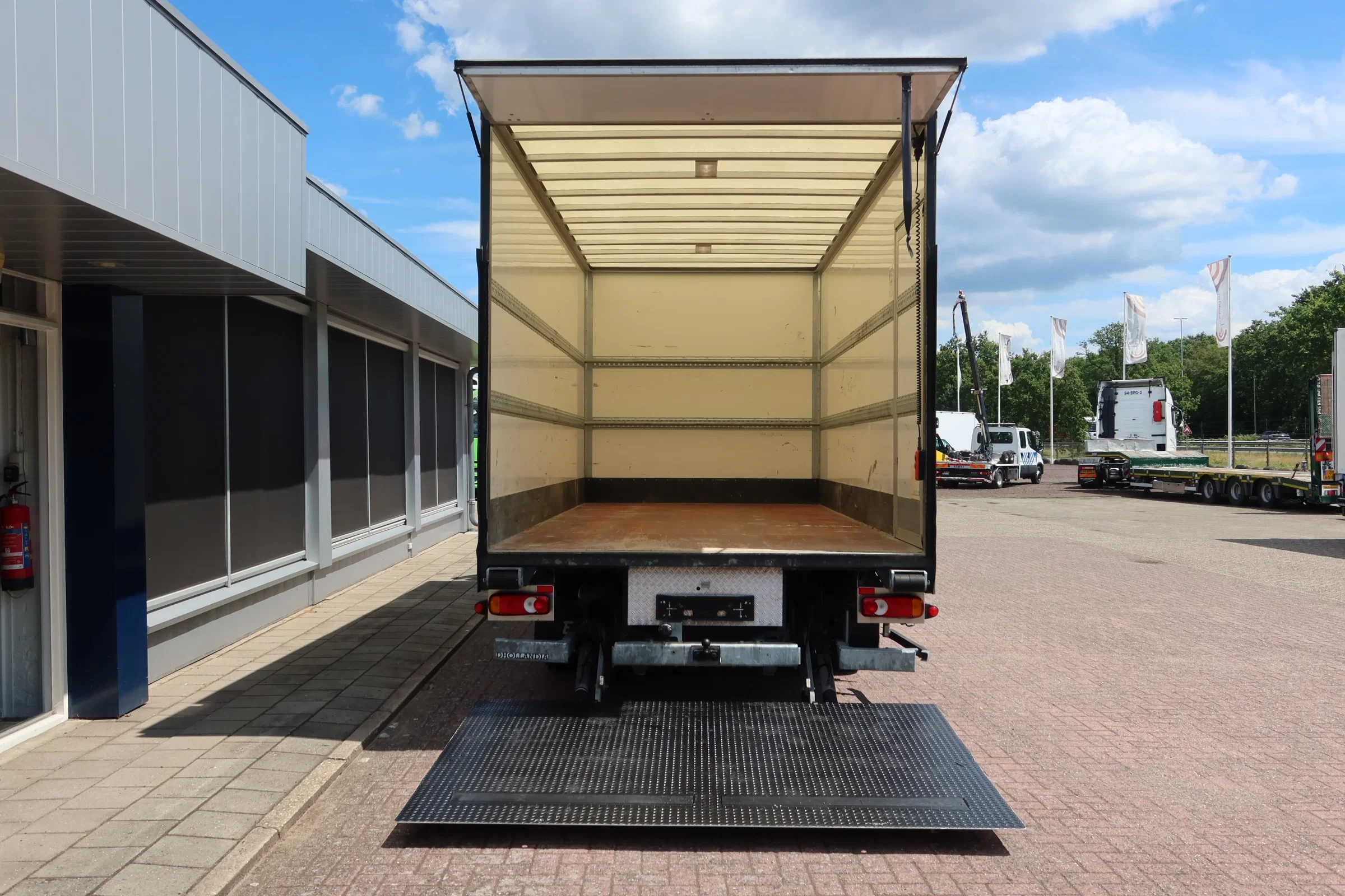 DAF LF 210 2019 - FA Bakwagen + Dhollandia 1500 kg изображение 4