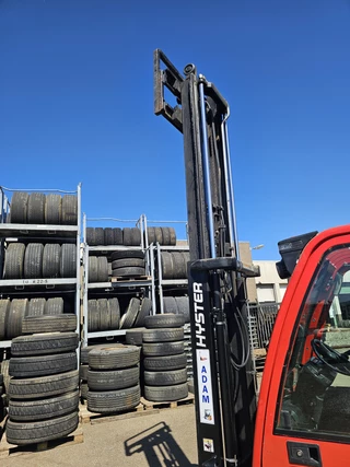 Hyster H2.5FT | DUPLEX 3.30 M | GAS | COMPLETE CABINE| SIDESIFT| 12457 HOURS. 2011 - N/A image 22