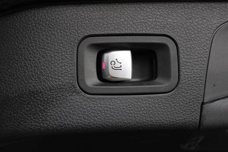 Mercedes-Benz EQC 2022 - 400 4MATIC Business Solution 80 kWh LEDER CAMERA TREKHAAK zdjecie 24