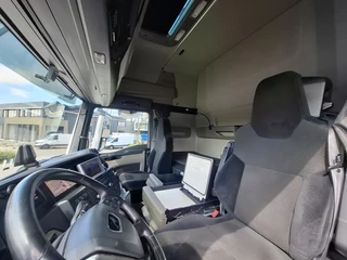 MAN TGX 2020 - 33.510 / 6X4 / HYDRAULICS / !!ONLY:335411 KM!! / ACC / LWDS / NAVI / FRIDGE / AUTOMATIC / EURO-6 / 2020 obrazek 25