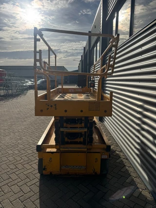 Haulotte - Compact 12 Hoogwerker Schaarhoogwerker Schaarlift (2015) image 3 thumbnail