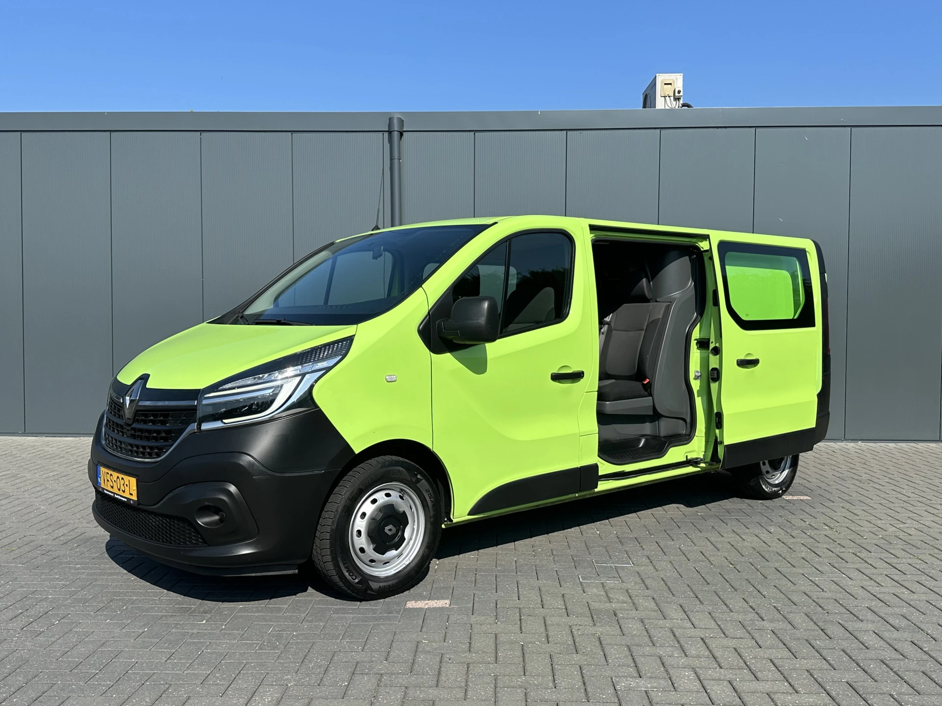 Renault Trafic 2020 - 1.6 dCi / L2H1 / 1e EIG. / DUBBELE CABINE / 2x SCHUIFDEUR / TREKHAAK / AIRCO / CRUISE / DUBBELE CABINE afbeelding 3
