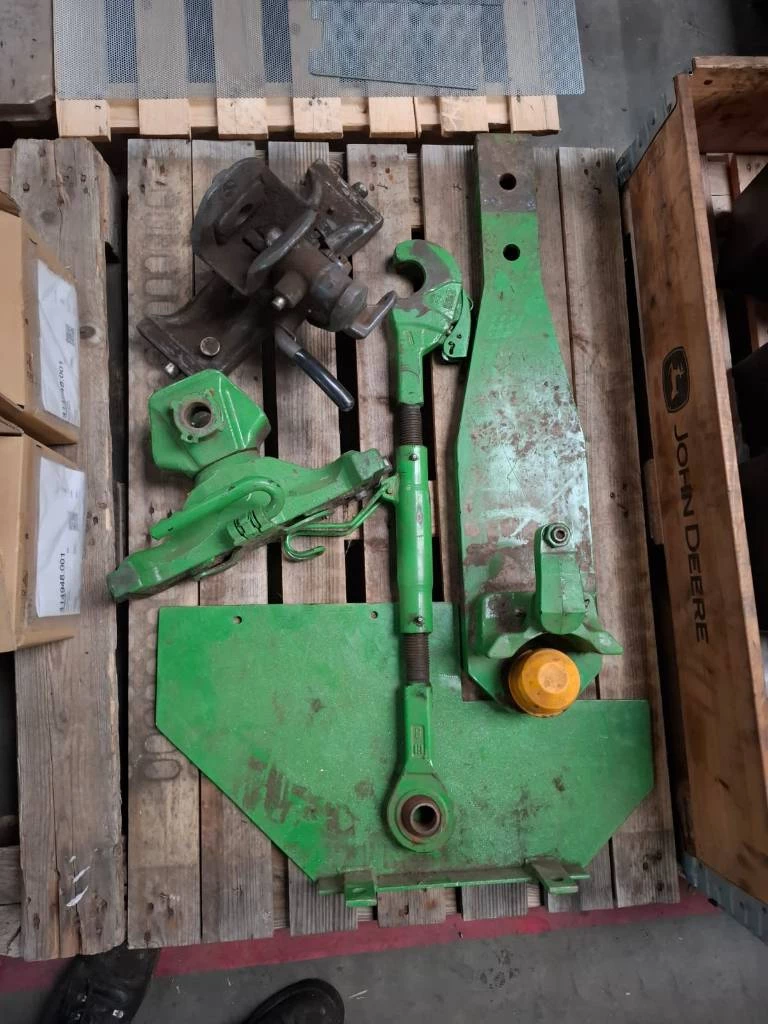 John Deere 2018 - 6215 R zdjęcie 20