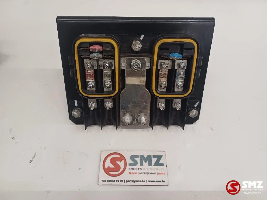 Caterpillar 2022 - Fuse holder Caterpillar afbeelding 1
