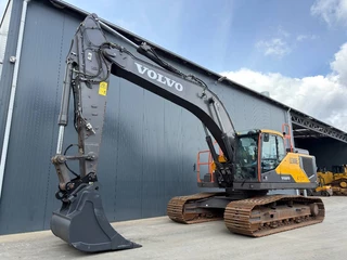 Volvo N/A 2023 - EC300E L | Only 2000 Hours! image 1
