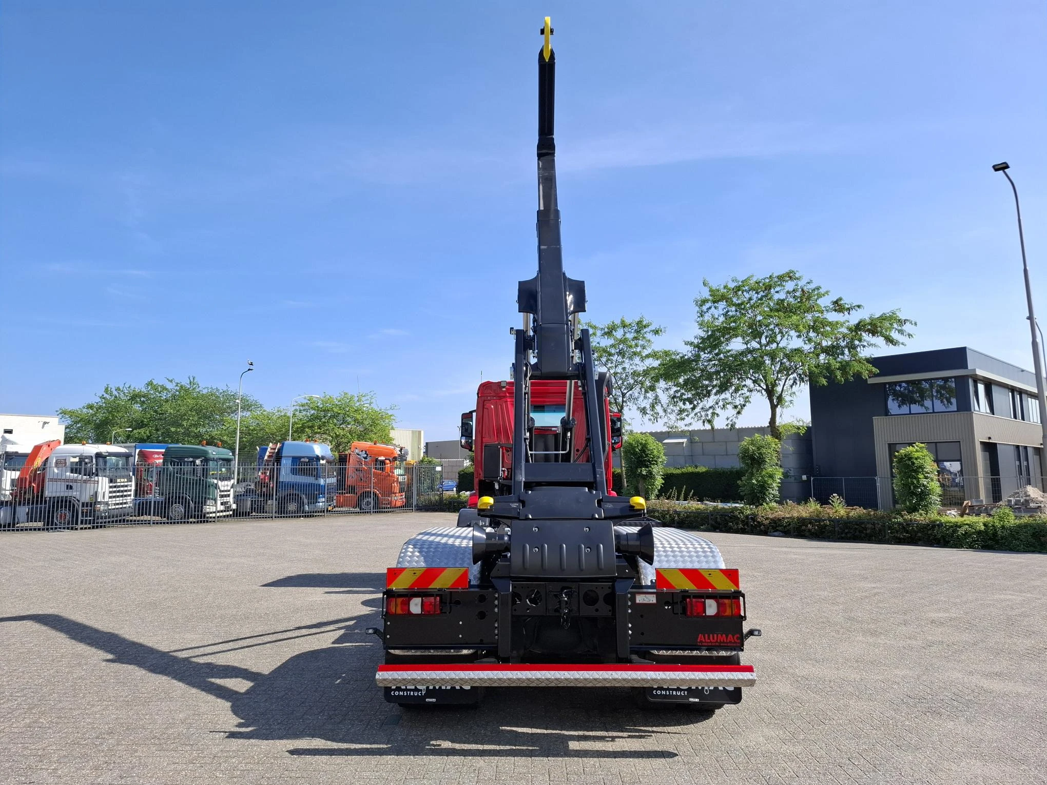 Mercedes-Benz Arocs 3242 2024 - / 8X4 / HIAB 25TON HOOKLIFT / !! 35539 KM!! / TOP CONDITION / BIG AXLE / FRIDGE / SMART TACHO / AUTOMATIC / EURO-6 / 2024 immagine 6