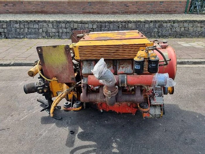 Deutz F8L413F image 1