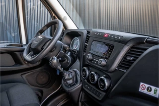 Iveco Daily 2023 - 35S16 | 160PK | 3-Zits | Climatronic | Trekhaak 3.500 Kg image 2 thumbnail