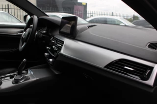 BMW 5 Series 2022 - 520e M-SPORT SCHUIFDAK LEDER MEMORY CARPLAY HEAD-UP obrazek 13