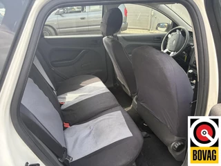 Ford Focus 2006 - Wagon 1.6-16V Ambiente obrazek 8