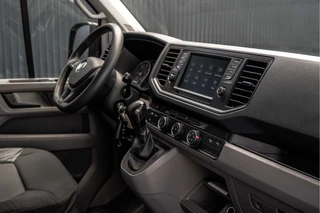 Volkswagen Crafter 2017 - 2.0 TDI L3H3 | Automaat | 177 PK | Euro 6 | 3.0T Trekgewicht | Cruise | Airco | PDC image 2 thumbnail