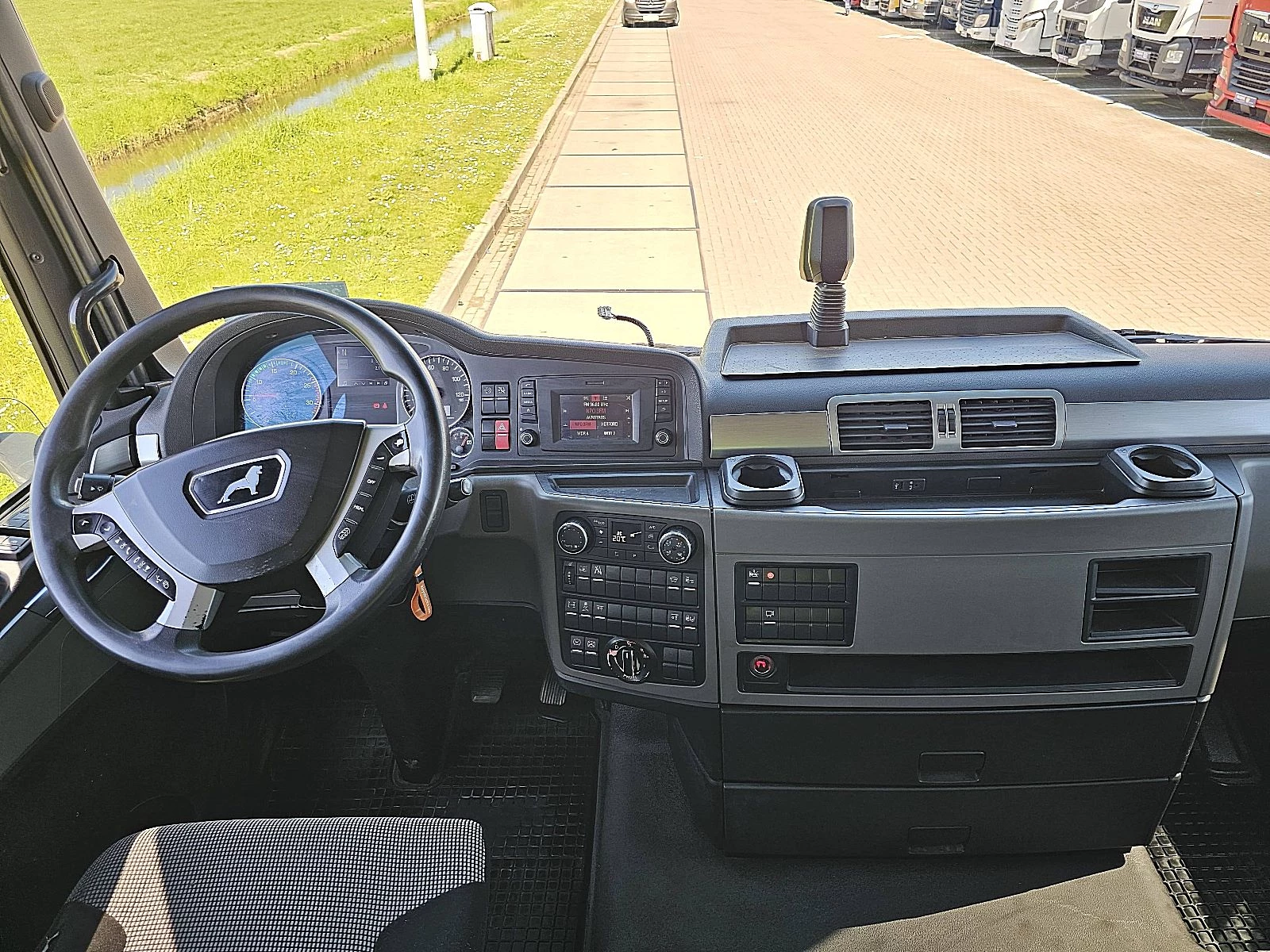 MAN TGX 2020 - 26.420 imagem 8
