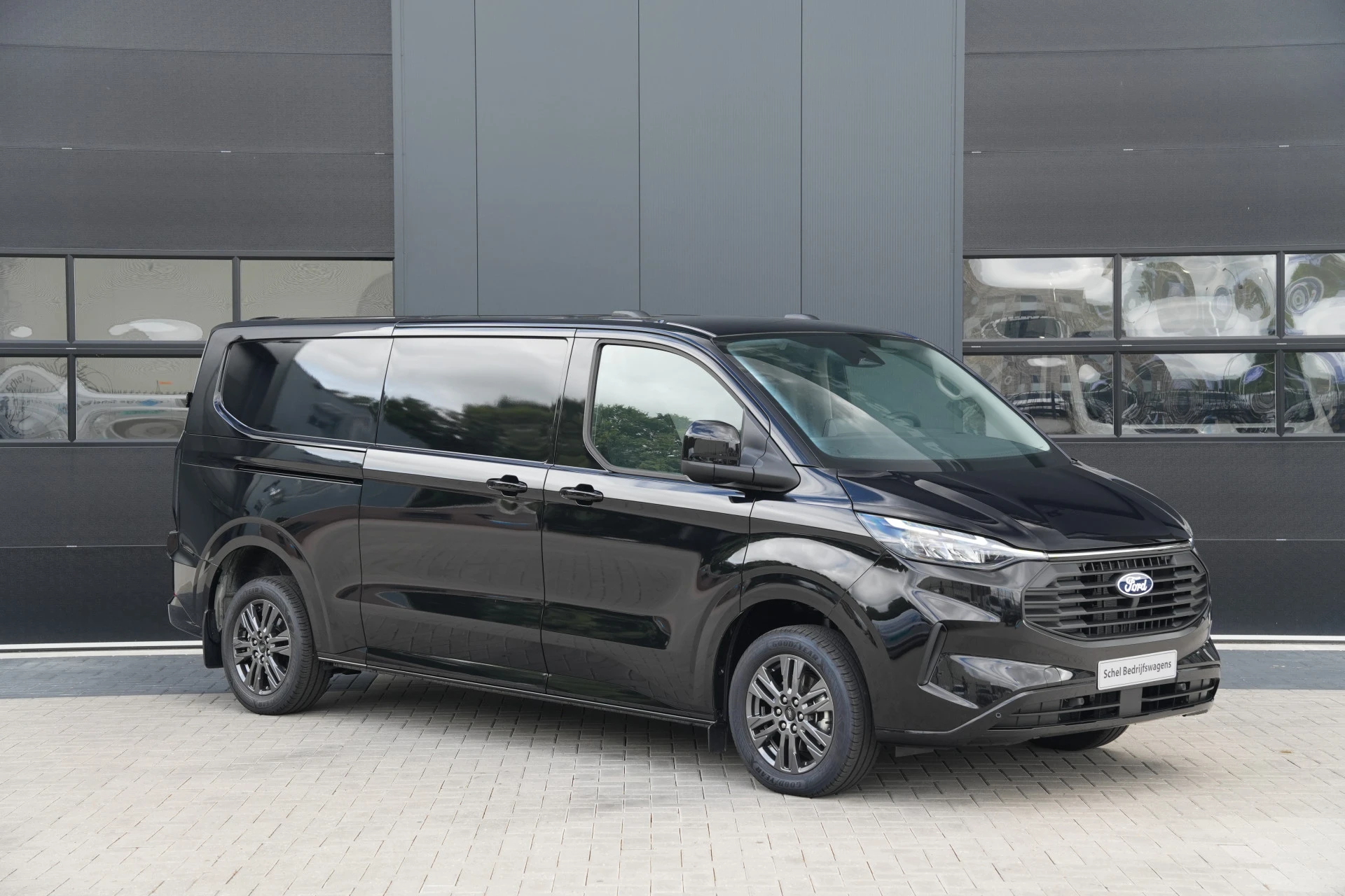 Ford Transit Custom 2025 - 320 2.0 TDCI L2H1 Limited 170pk - INCLUSIEF BPM - 2x Schuif - 1+1 Stoel - ACC - Blindspot - Stoel/stuurverwarming - Keyless - Rijklaar imagen 3