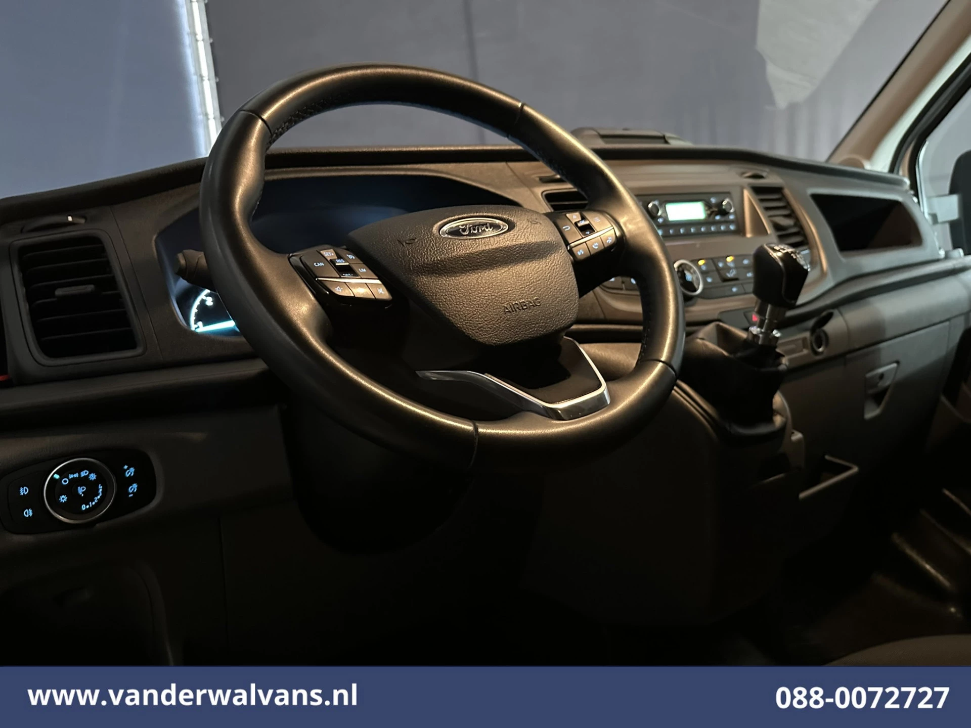 Ford Transit 2022 - 2.0 TDCI 130pk Bakwagen Laadklep Euro6 Airco | 1040kg laadvermogen | Cruisecontrol | Verwarmde Voorruit obrázek 15