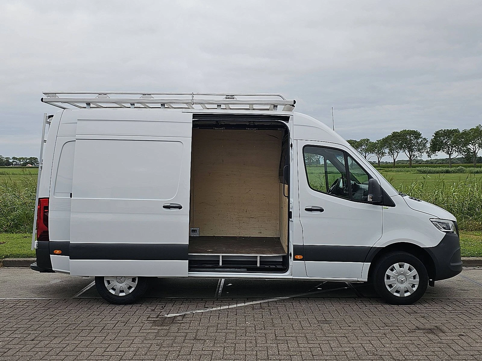 Mercedes-Benz Sprinter 2024 - 317 obrázek 13