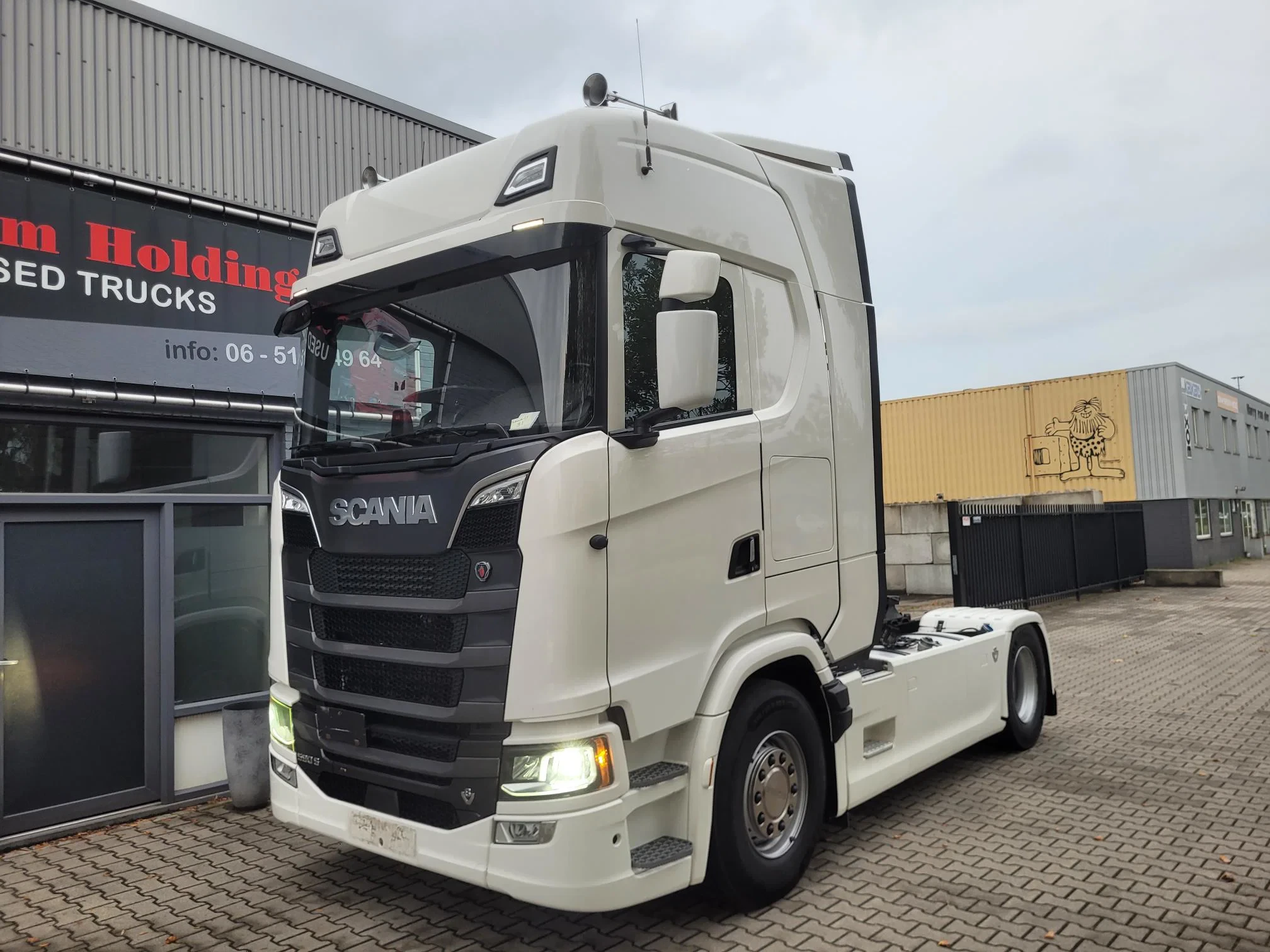 Scania S 2024 - 590S V8 NGS A4X2NB Full air 2 tanks 1200ltr retarder old dash afbeelding 1