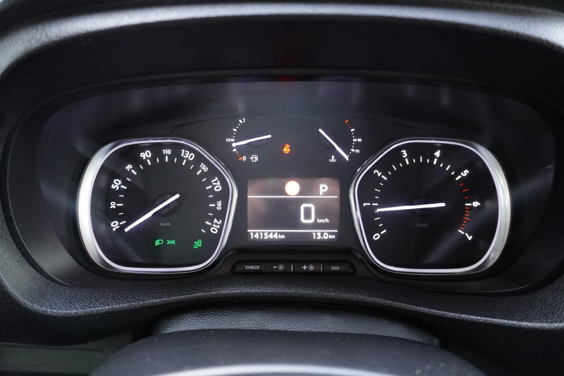 Peugeot Expert 2018 - 227S 2.0 BlueHDI 180 Premium Pack Automaat zdjęcie 20