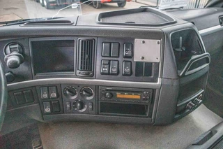 Volvo N/A 2010 - FM 330+10 pneus/tires-intarder image 9