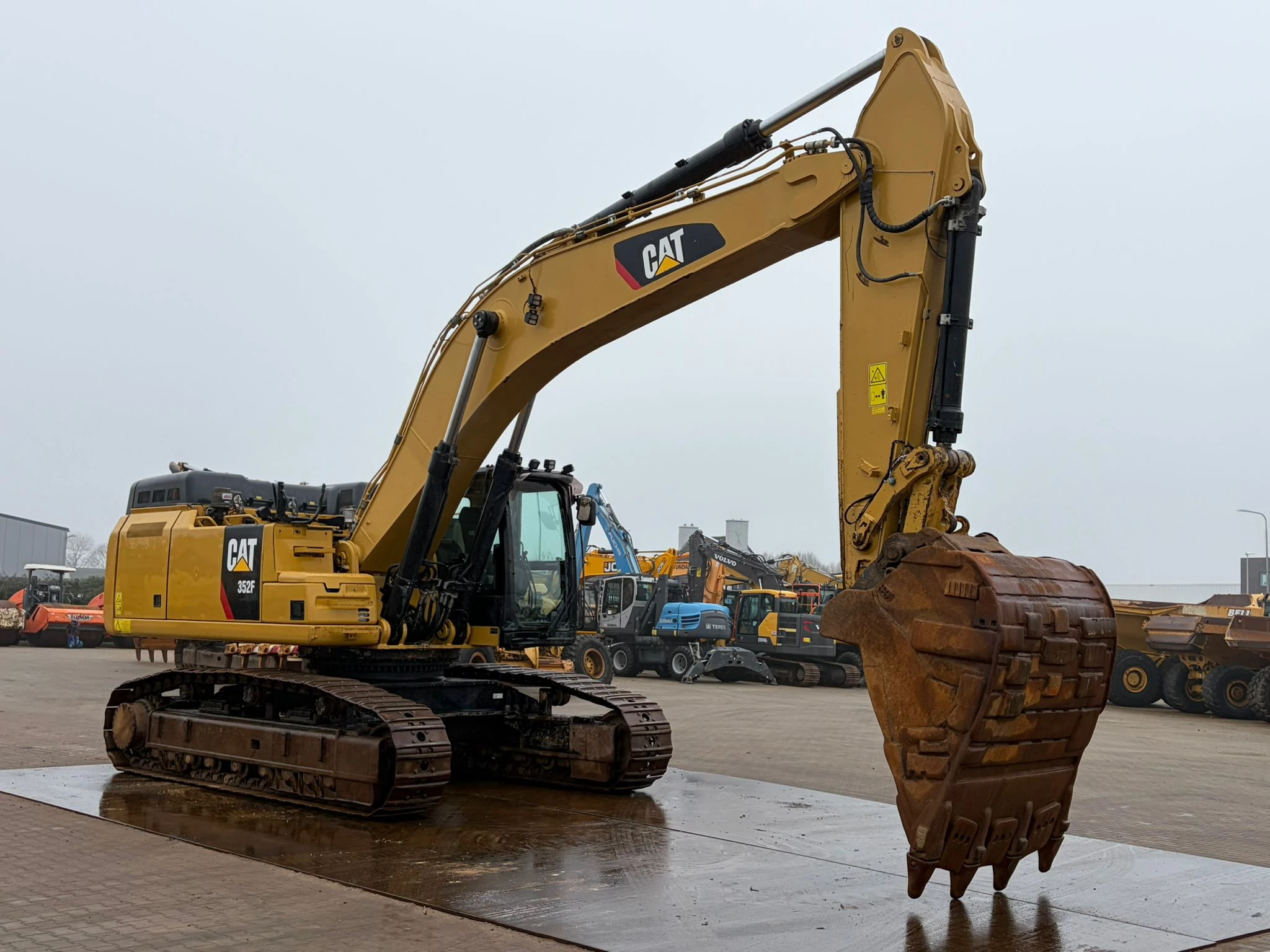 Caterpillar 352F 2019 obrázek 7