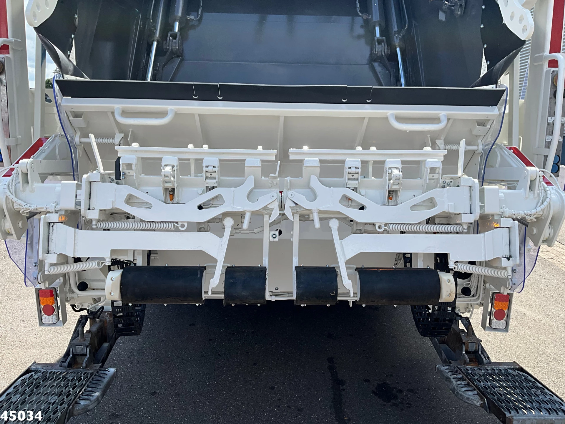 Mercedes-Benz Actros 2025 - 2533 Euro 6 Zoeller 22m³ imagen 10