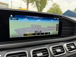 Mercedes-Benz GLE 2020 - 350 e 4MATIC AMG Panoramadak Trekhaak Distronic + 20 inch AMG velgen afbeelding 3 miniatuur