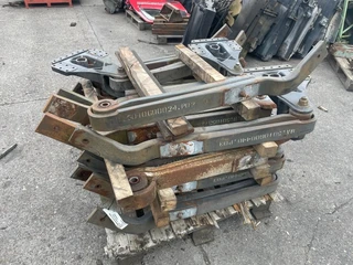Renault - 501060040 / 5010600441 REAR AXLE SUSPENSION zu verkaufen