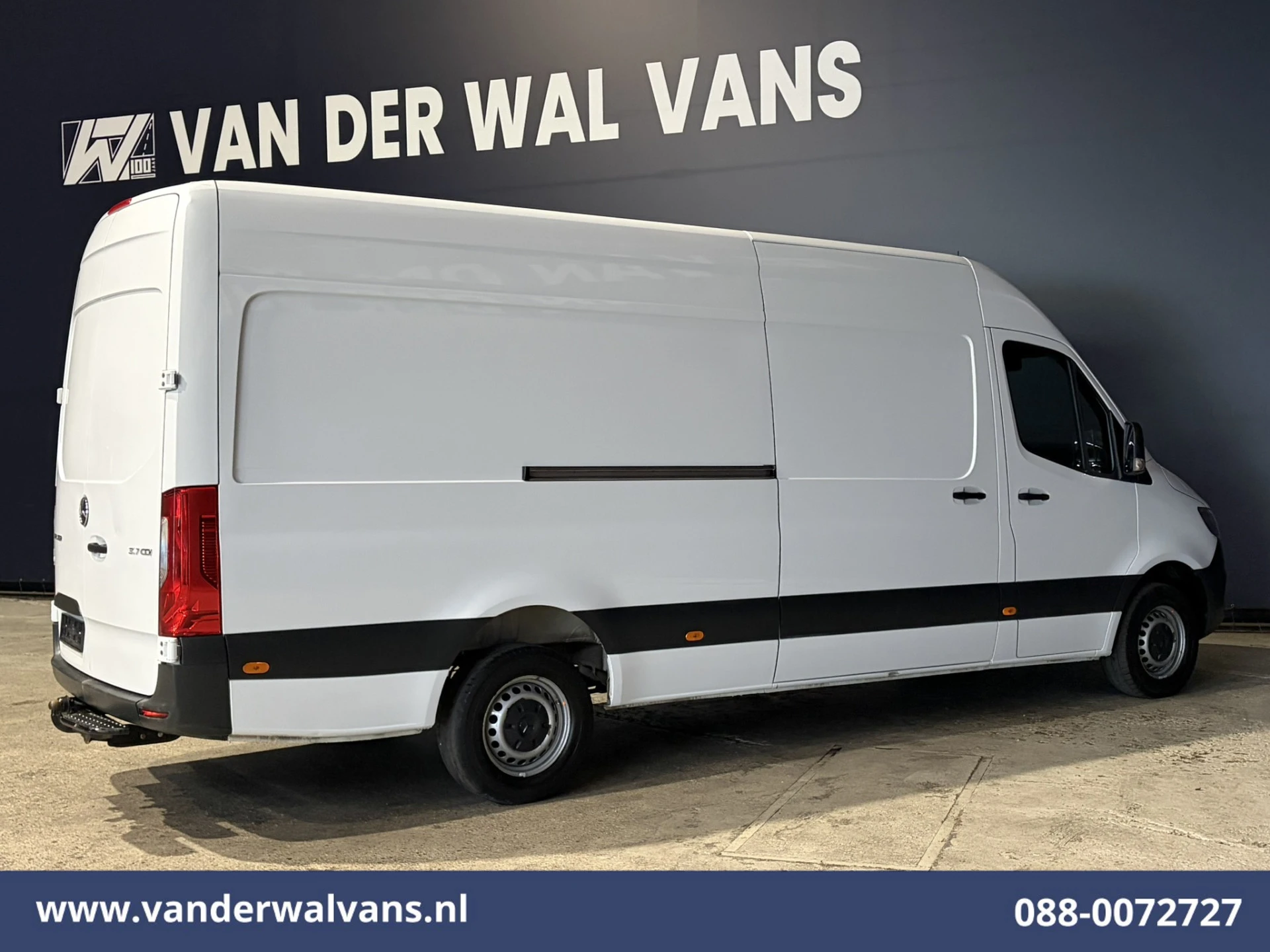 Mercedes-Benz Sprinter 2021 - 317 CDI 170pk L3H2 Euro6 Airco | 2800kg Trekhaak | Bijrijdersbank afbeelding 9
