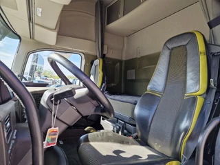 Volvo FH 2020 - 16.750 XL 8x4*4 - Carrier Supra 1150 MT - Bi Temp - Retarder - Loadlift - Bussbygg box immagine 13